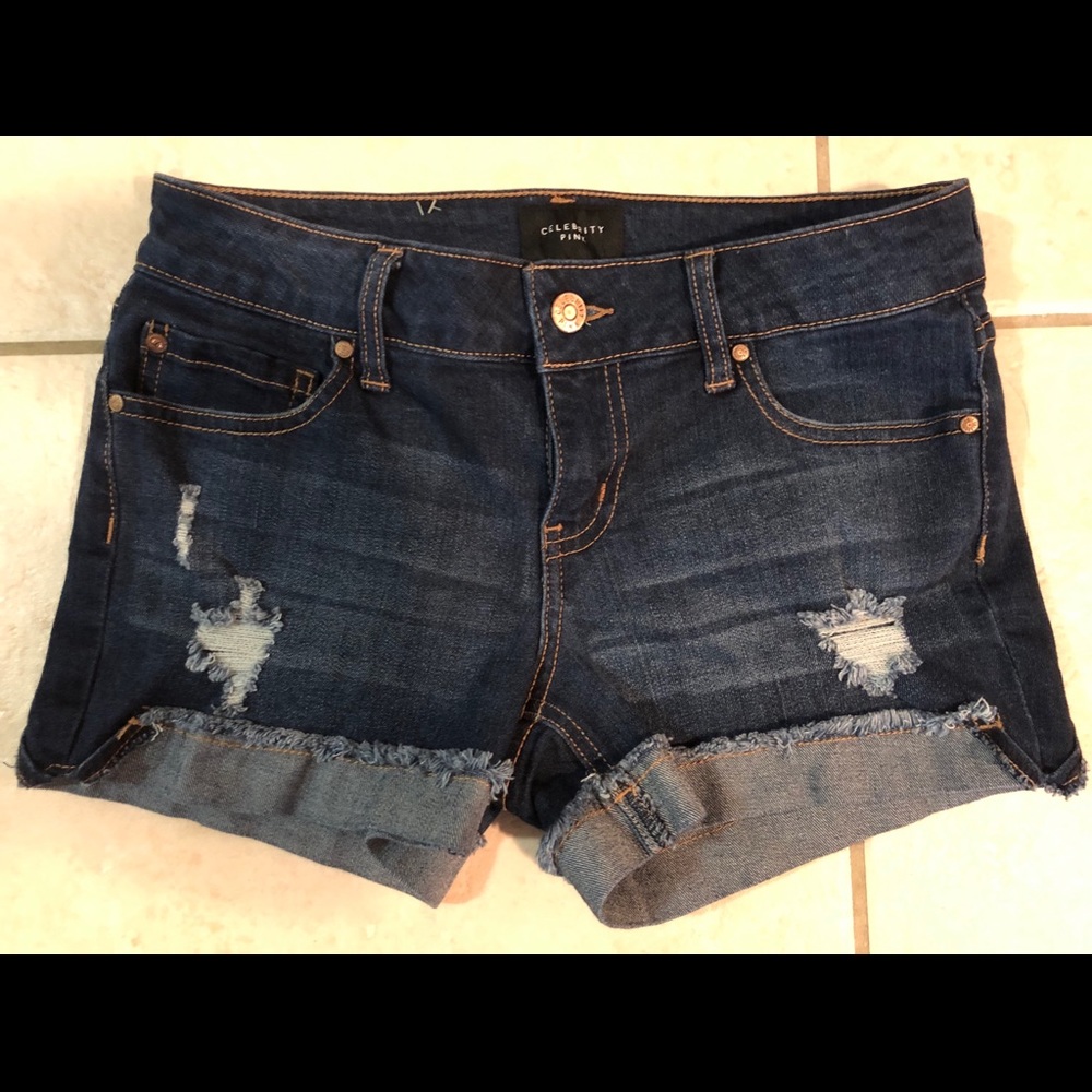 Summer!☀️NWOT- Never worn. Frayed jean shorts.
